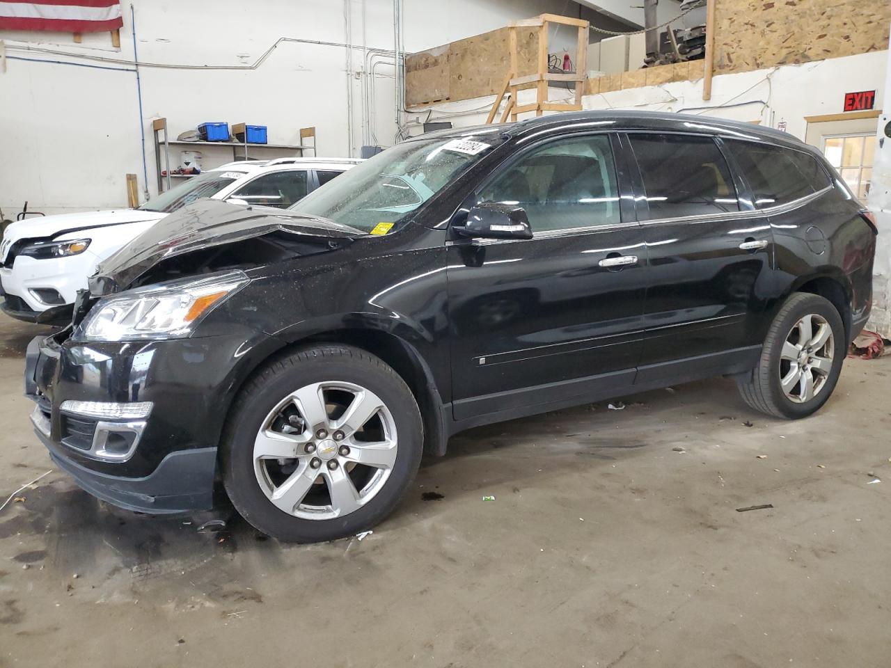 VIN 1GNKRGKD0HJ333237 2017 CHEVROLET TRAVERSE no.1