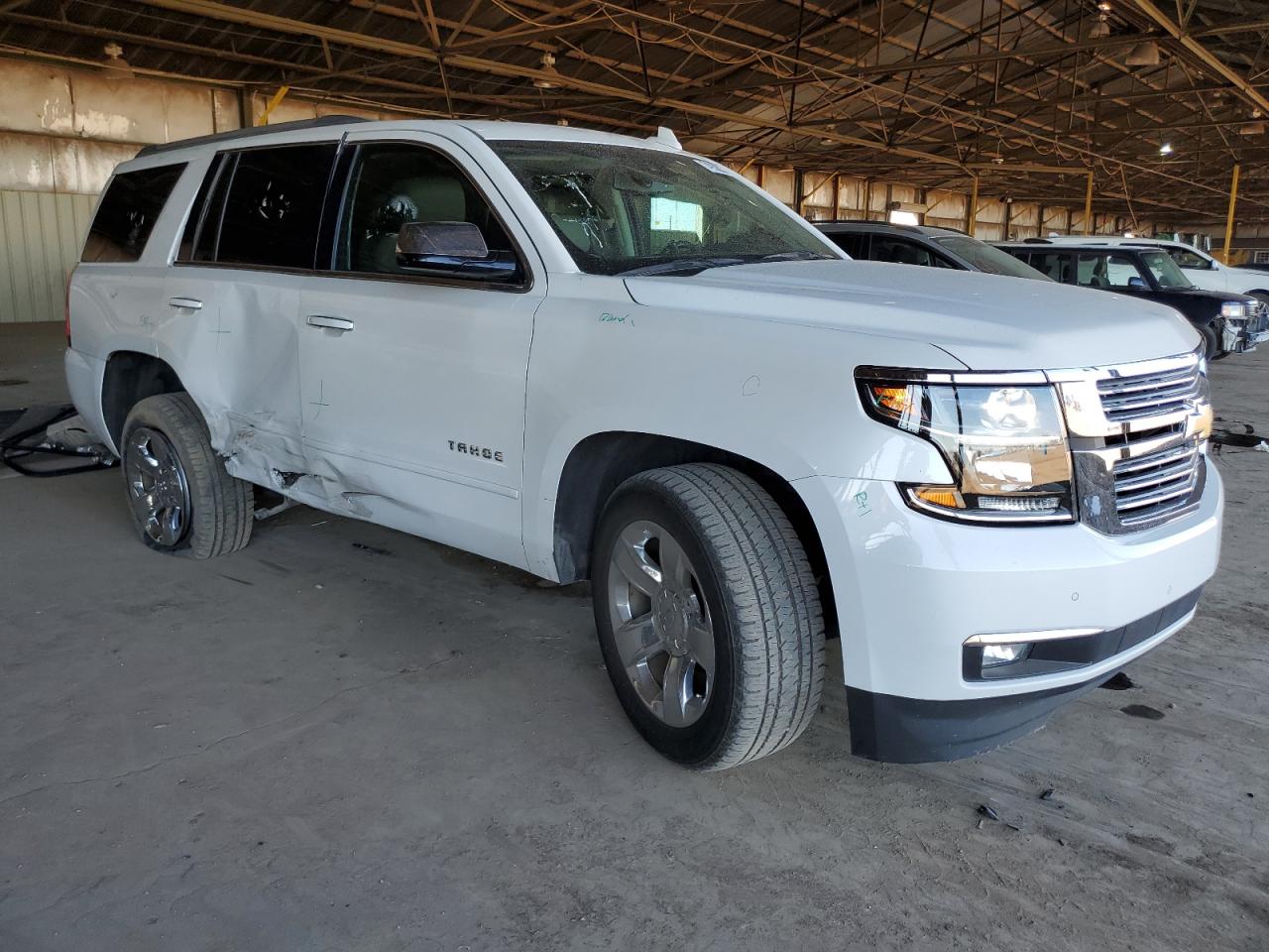 VIN 1GNSCCKC4HR114056 2017 CHEVROLET TAHOE no.4