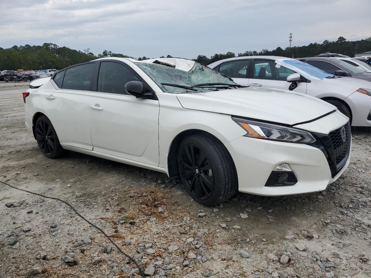 2022 Nissan Altima - Image 4