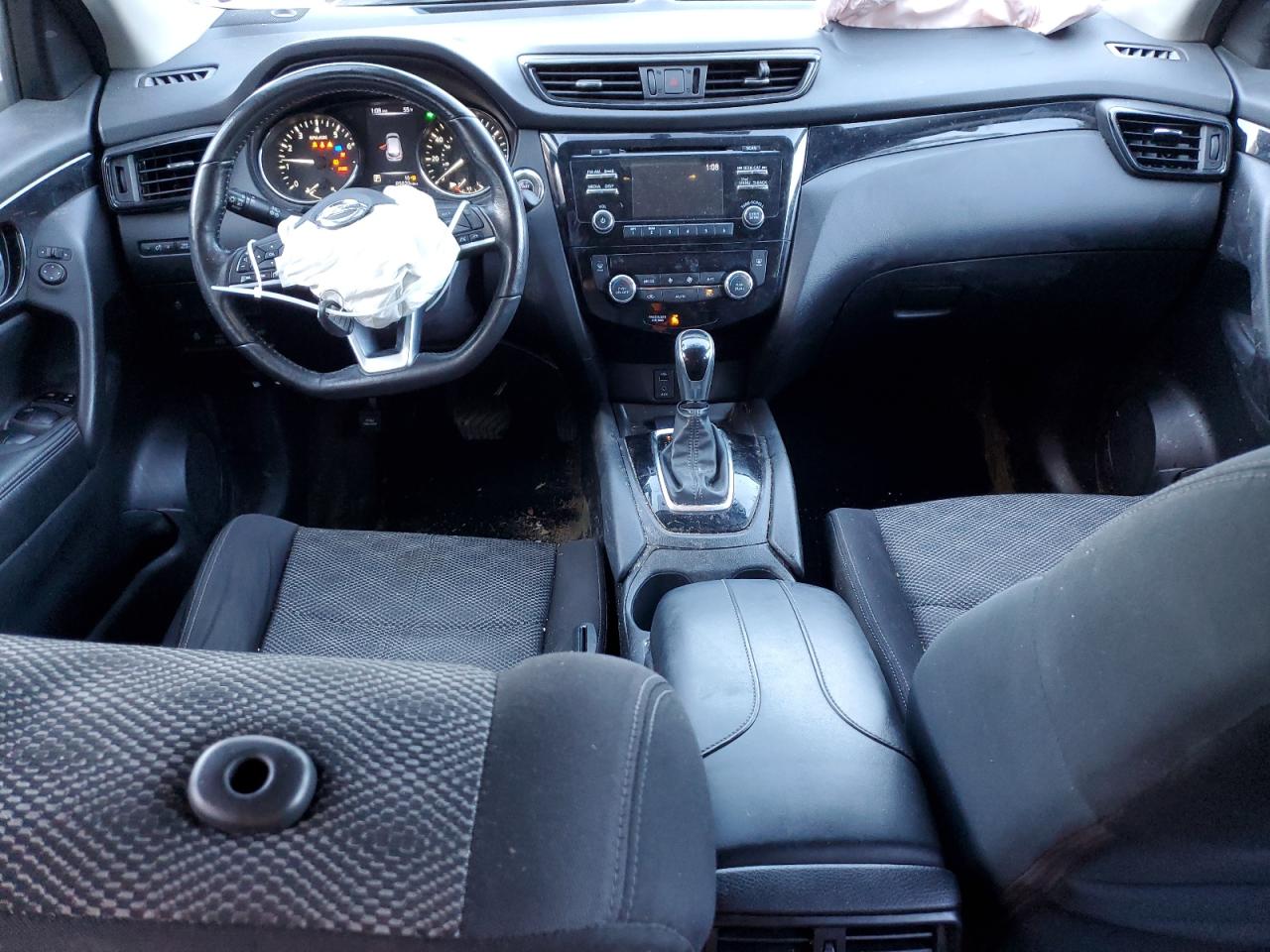 2018 Nissan Rogue - Image 8