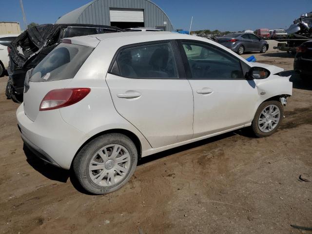 Хэтчбеки MAZDA 2 2012 Белы