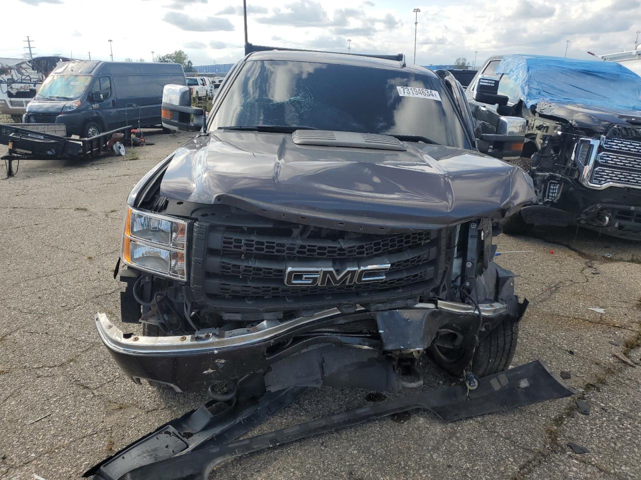2011 GMC Sierra - Image 5