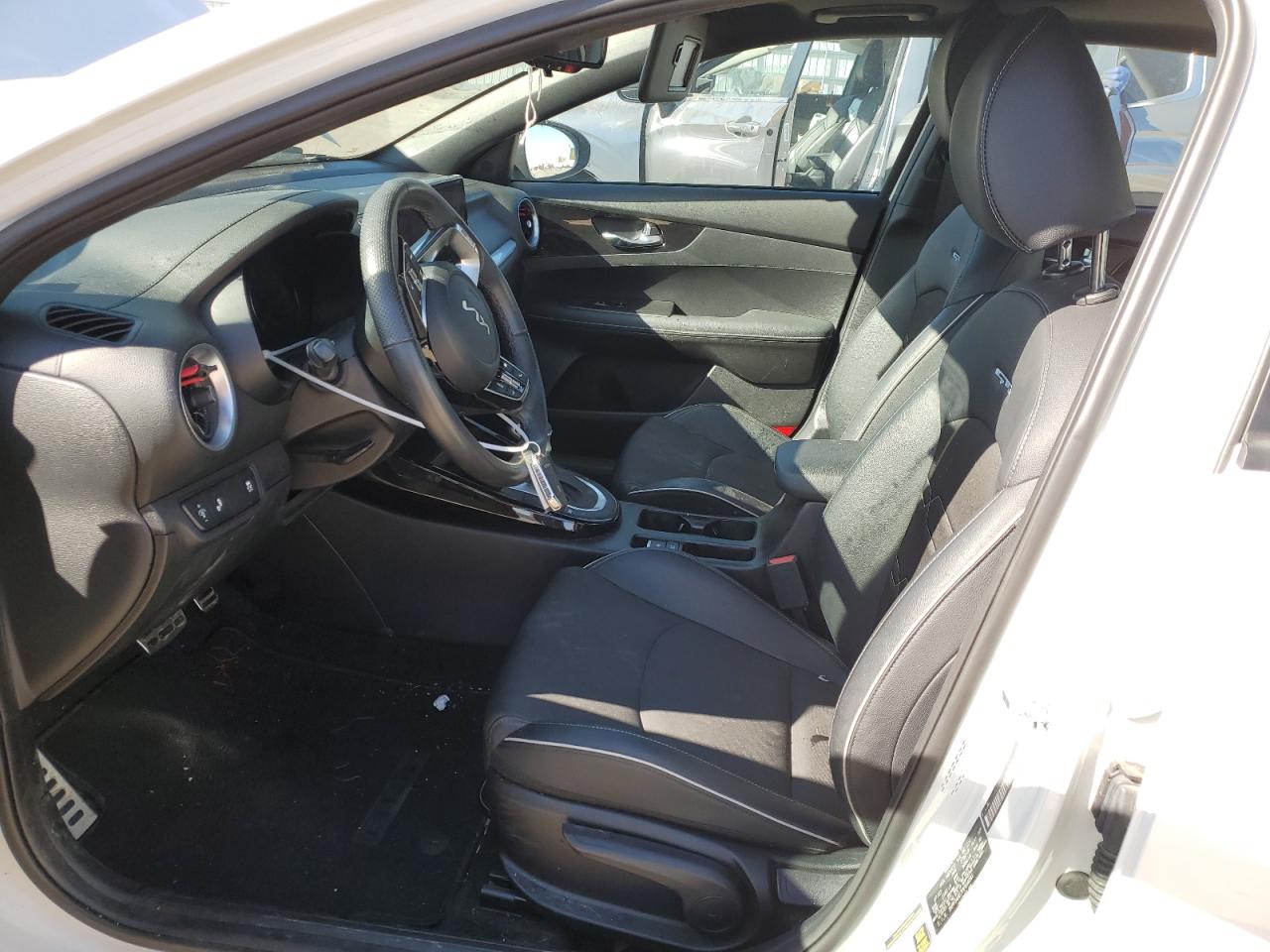 2023 Kia Forte - Image 7