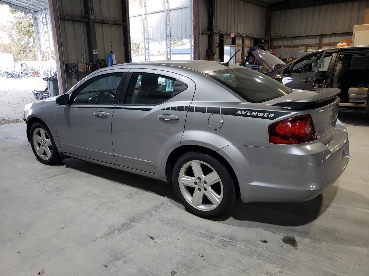 2013 Dodge Avenger - Image 2
