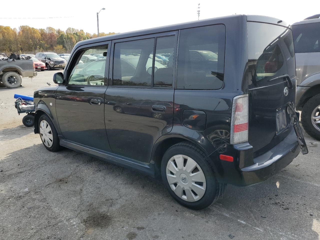 2006 Scion xB - Image 2