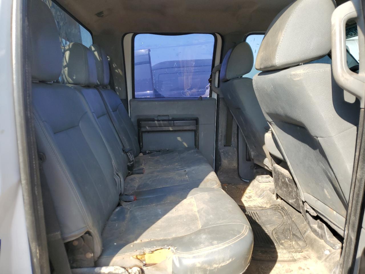 2011 Ford F350 - Image 10