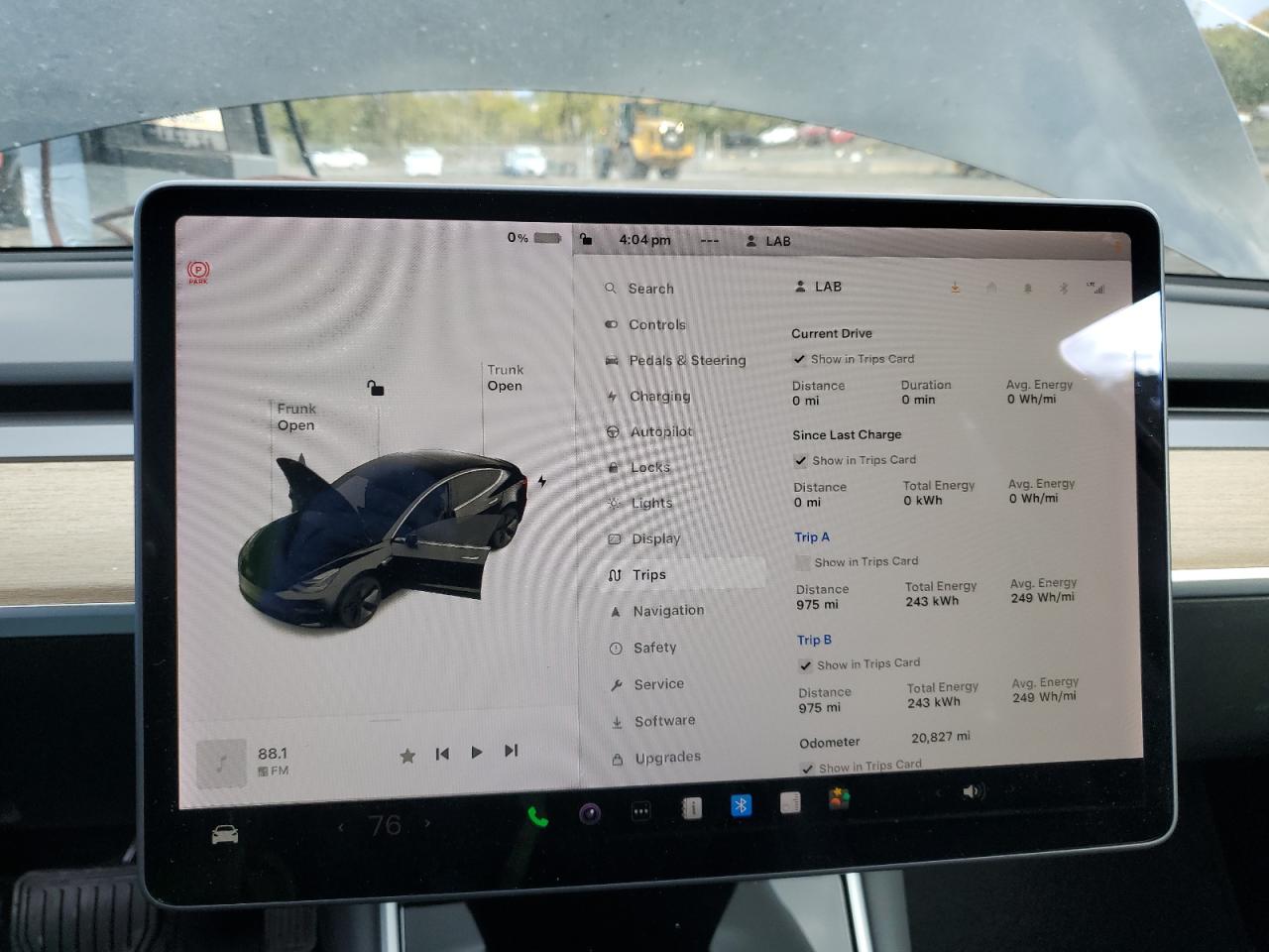 5YJ3E1EB1JF118768 2018 Tesla Model 3