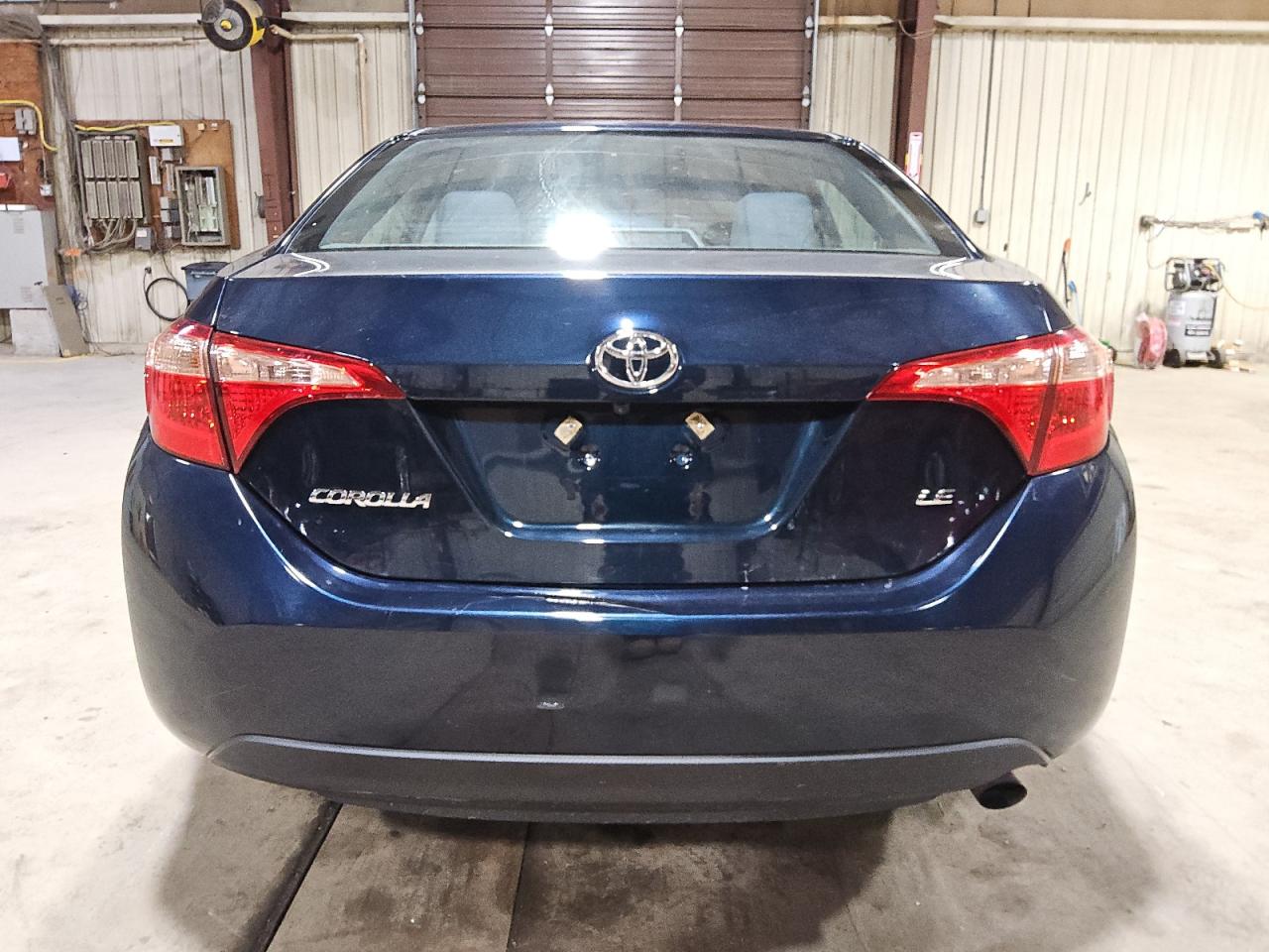 2018 Toyota Corolla L VIN: 2T1BURHE6JC122788 Lot: 76618344