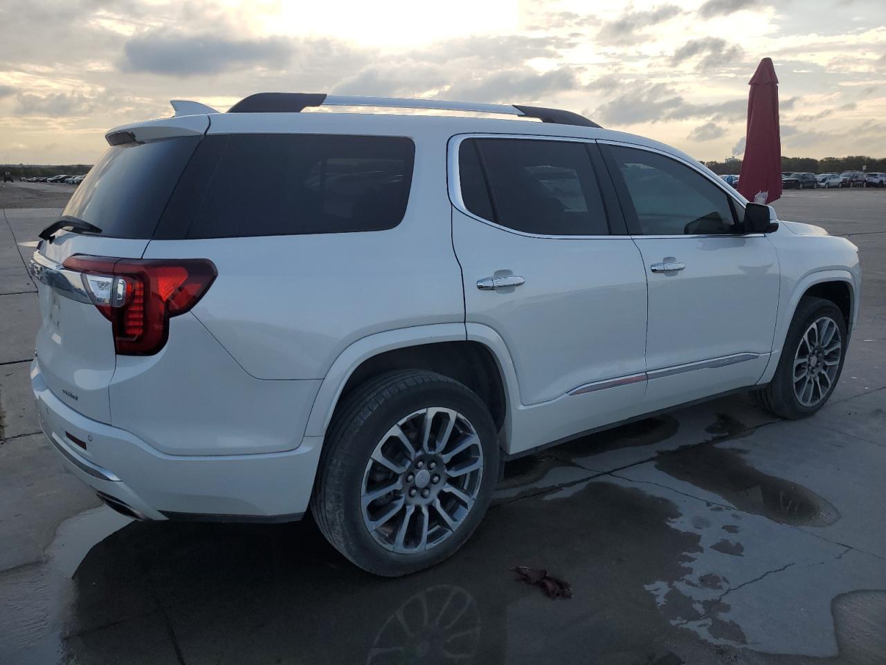 2021 GMC Acadia - Image 3