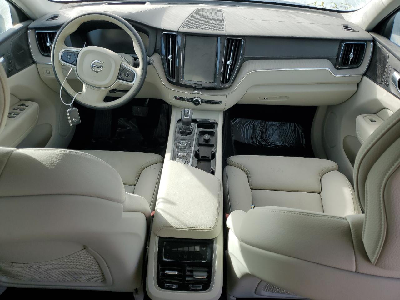 2020 Volvo XC60 - Image 8
