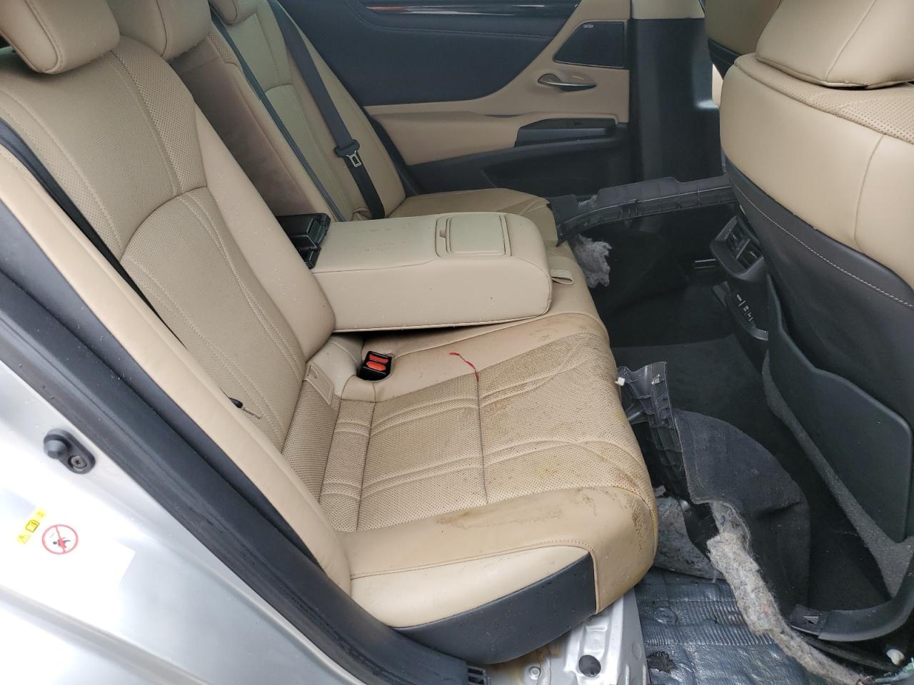 2019 Lexus ES - Image 10