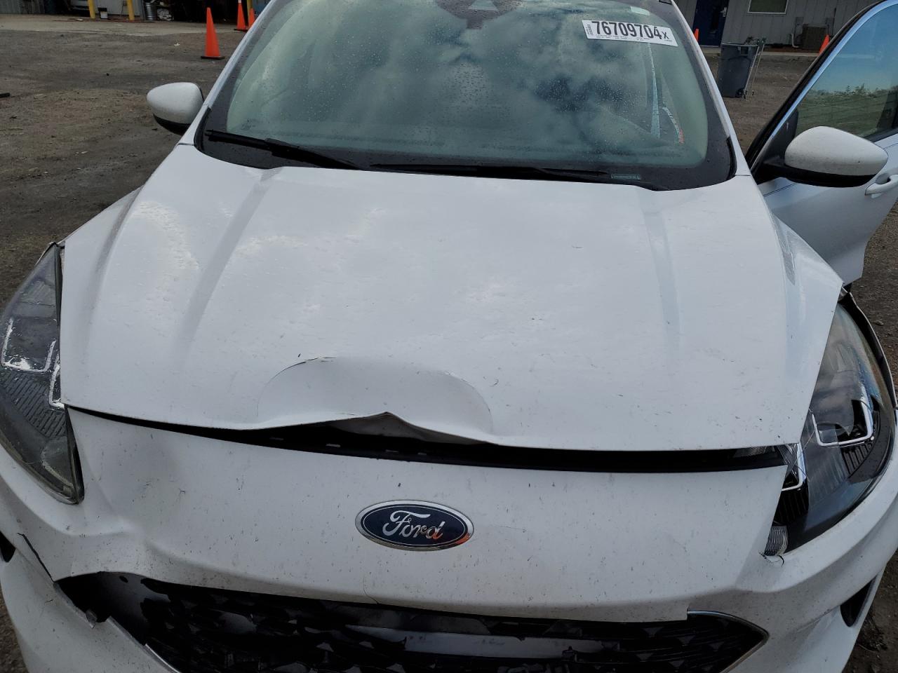 2020 Ford Escape - Image 12
