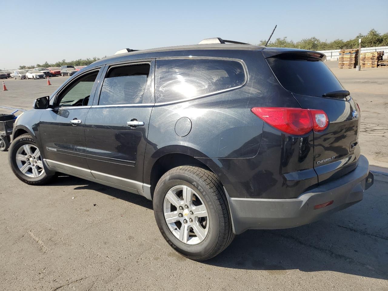 2009 Chevrolet Traverse - Image 2