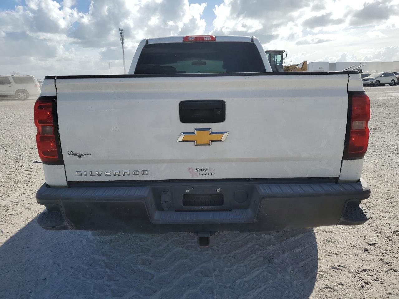 2015 Chevrolet Silverado - Image 6