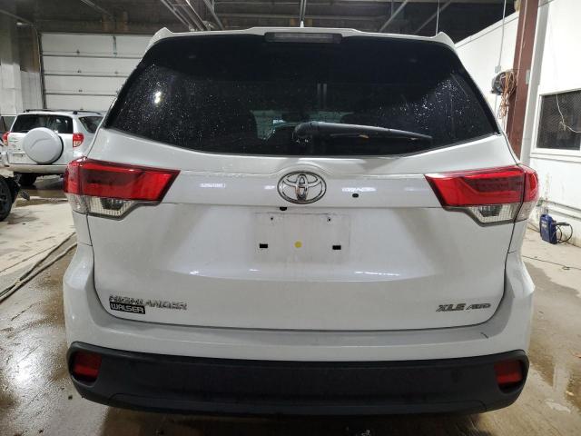  TOYOTA HIGHLANDER 2018 Белый