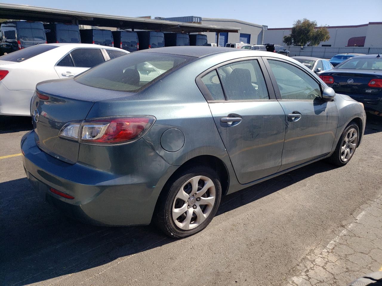 2013 Mazda 3 - Image 3