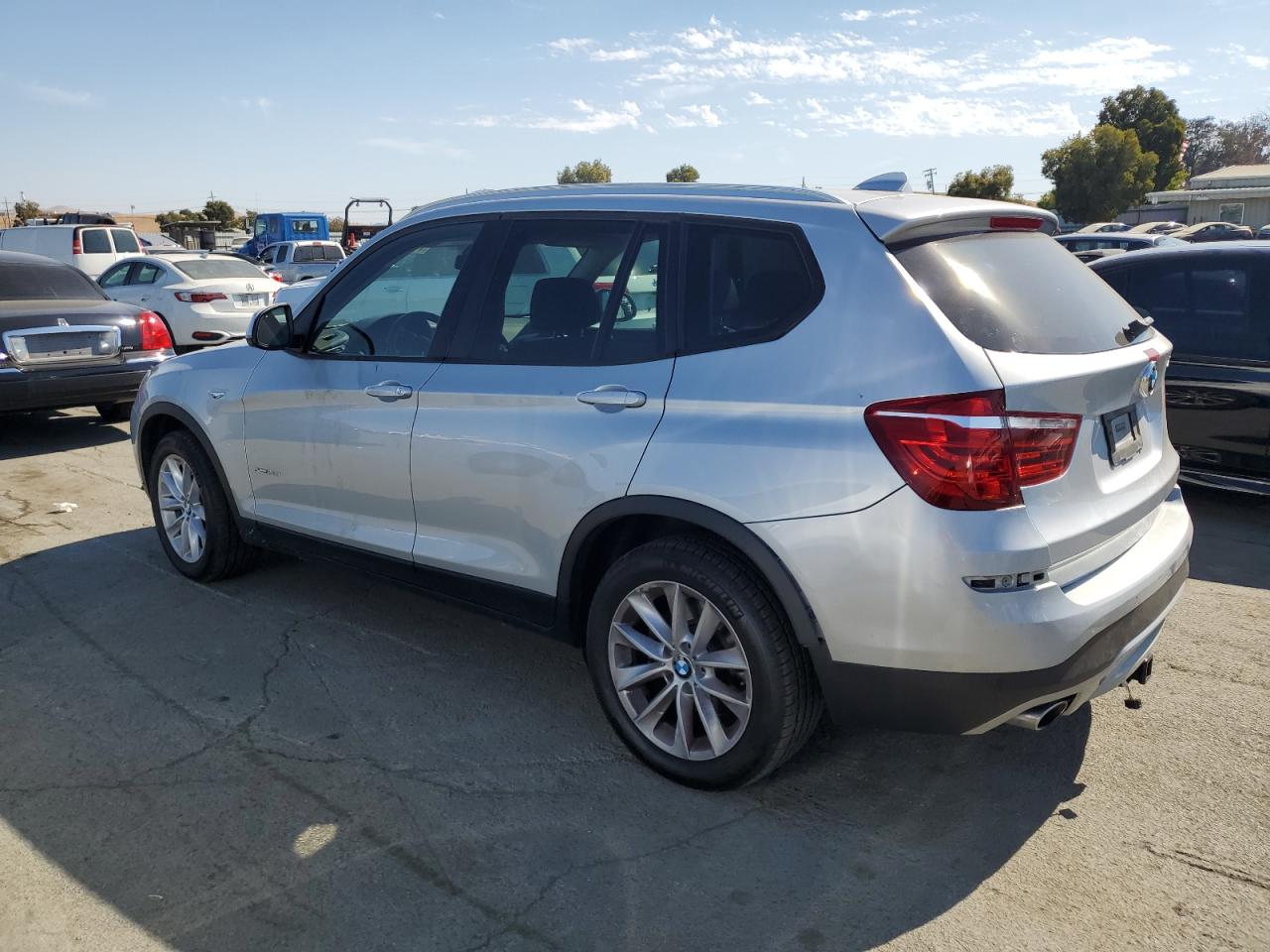 VIN 5UXWY3C56G0N88782 2016 BMW X3 no.2