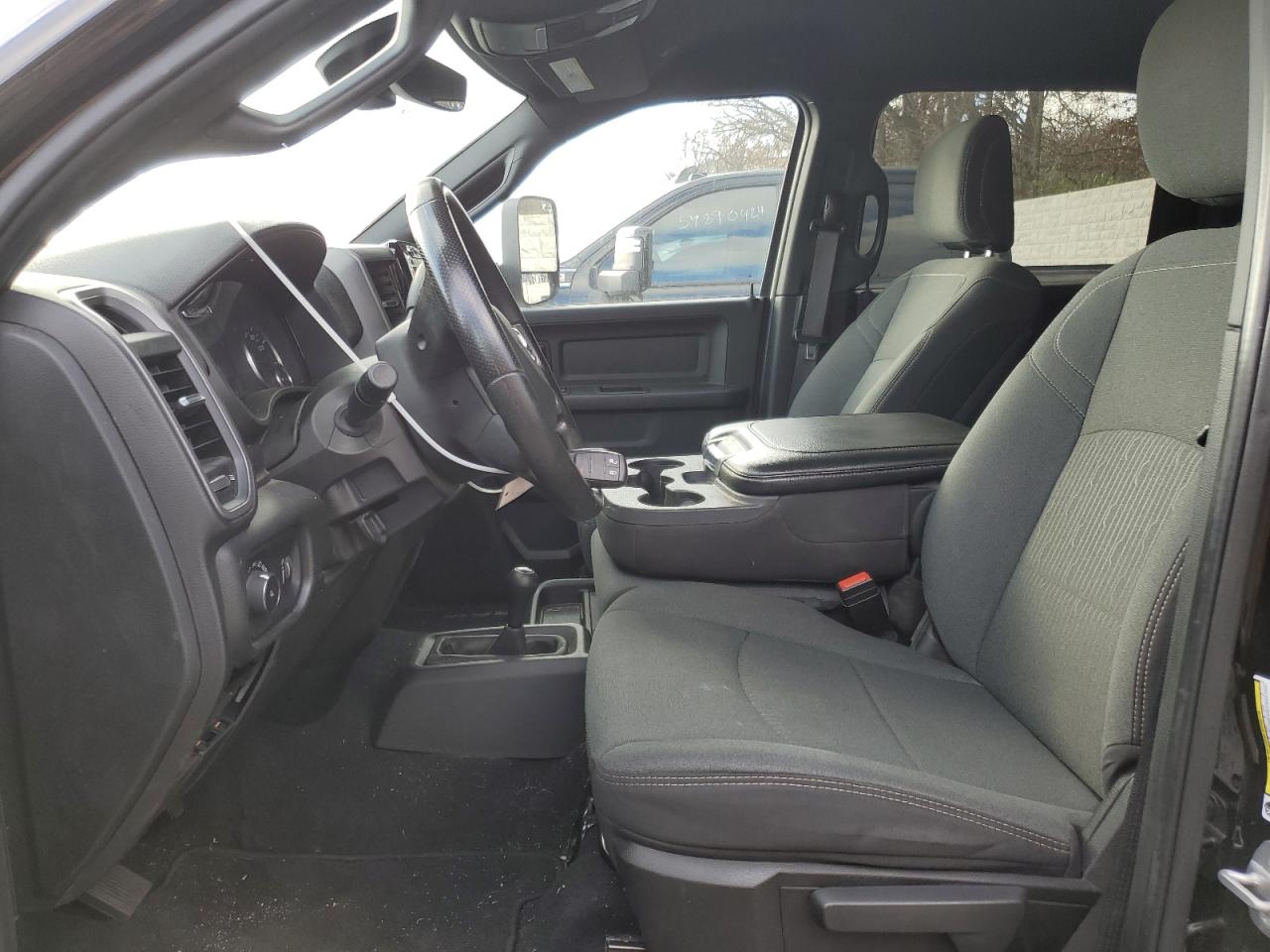 2022 RAM 3500 - Image 7