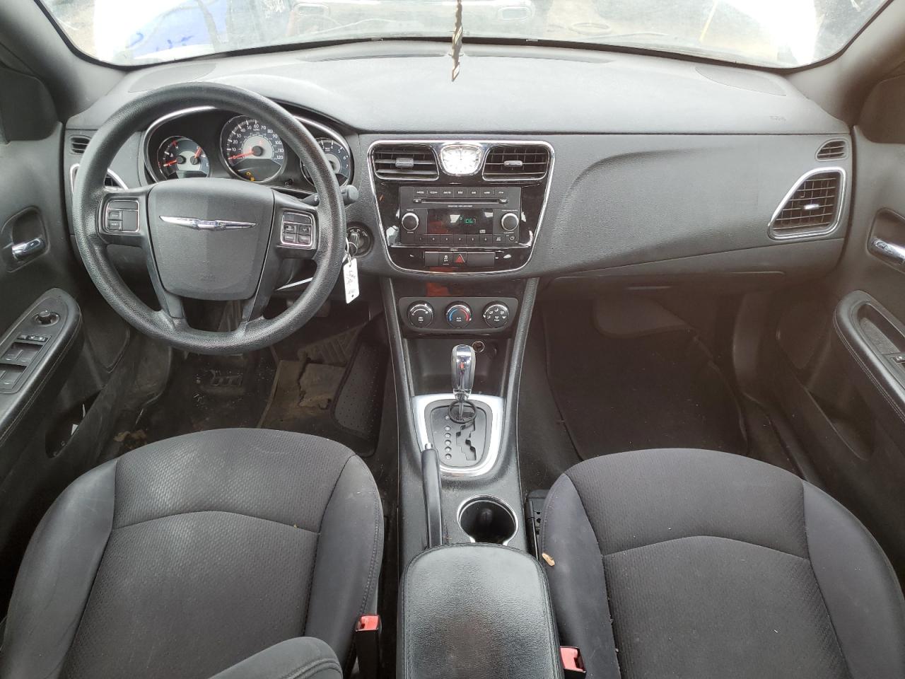 2014 Chrysler 200 - Image 8