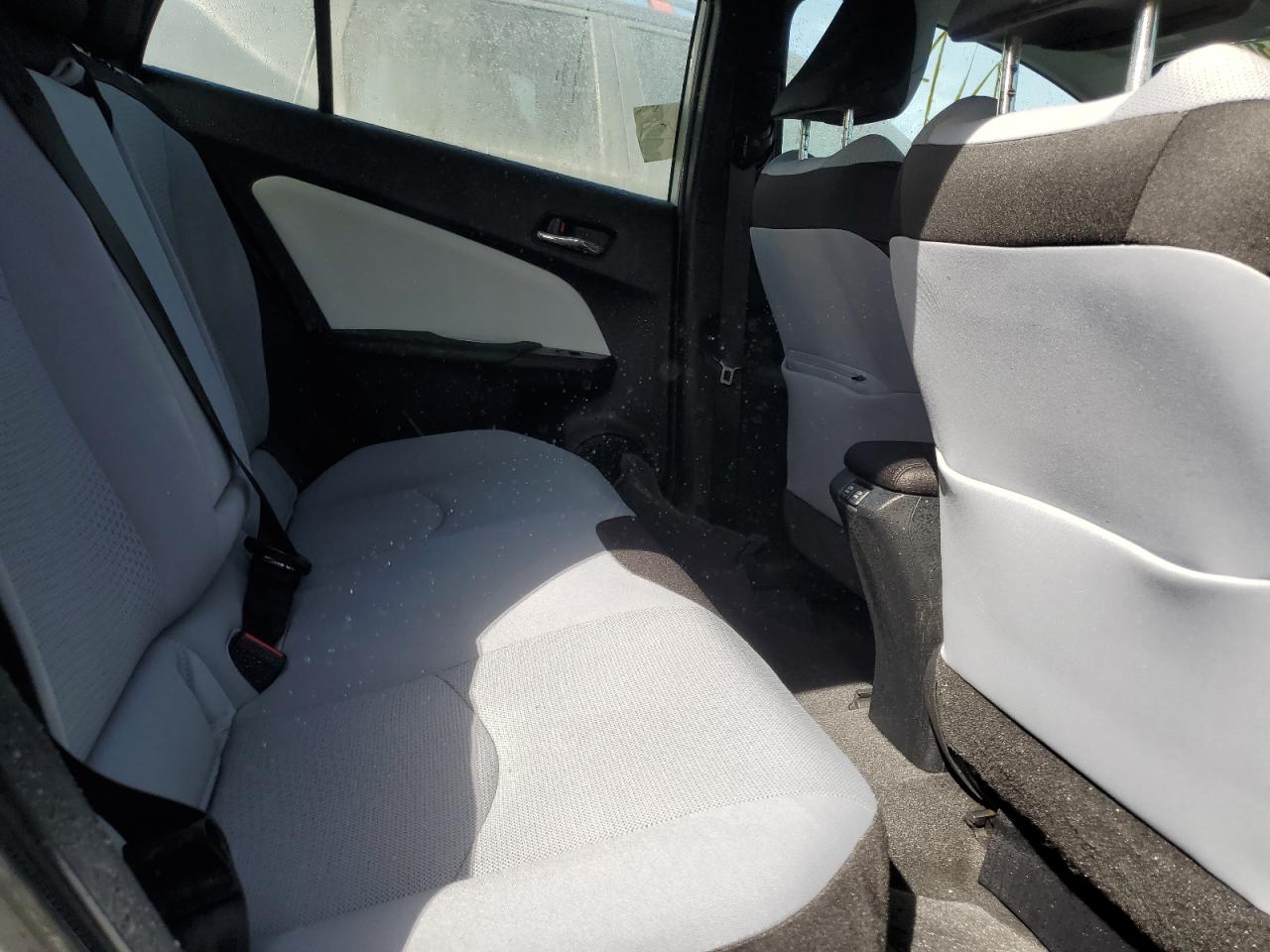 2019 Toyota Prius - Image 10