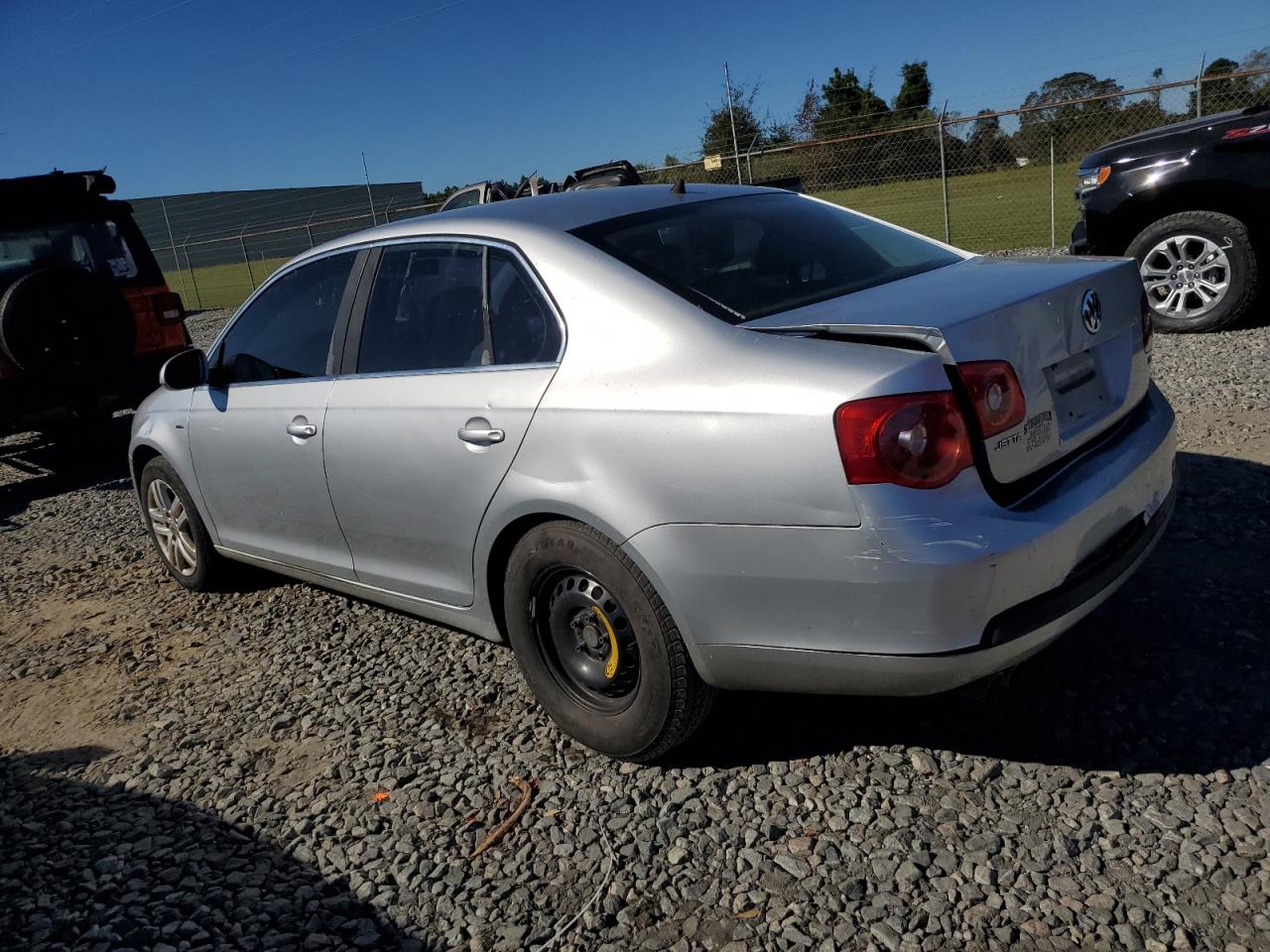 2007 Volkswagen Jetta - Image 2