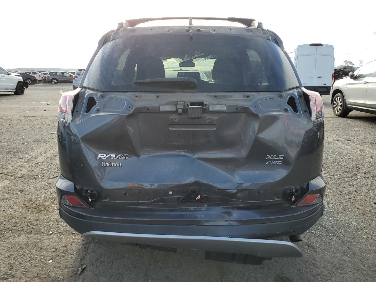 2T3RFREV1JW747120 2018 Toyota Rav4 Adventure