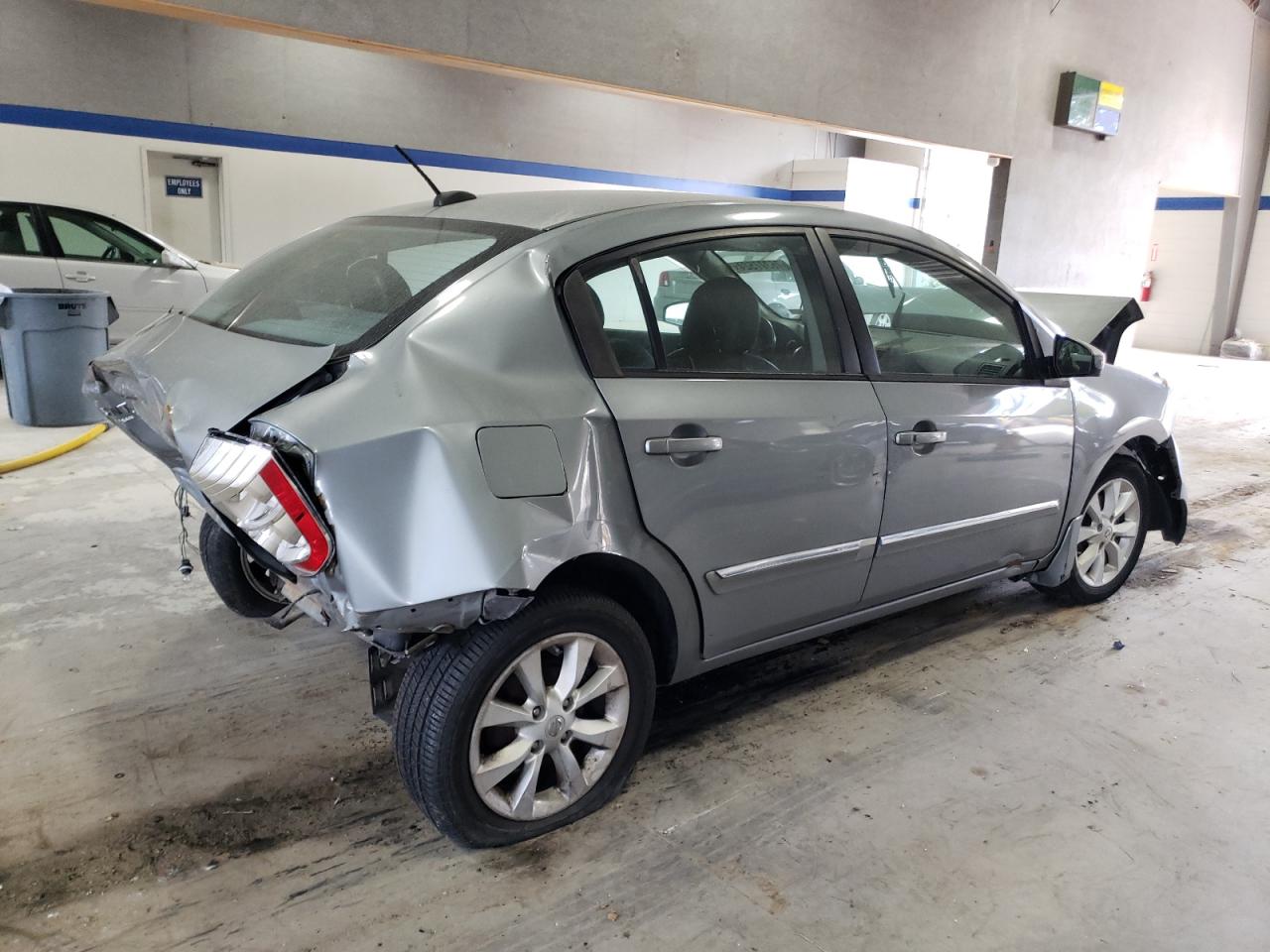 2010 Nissan Sentra - Image 3
