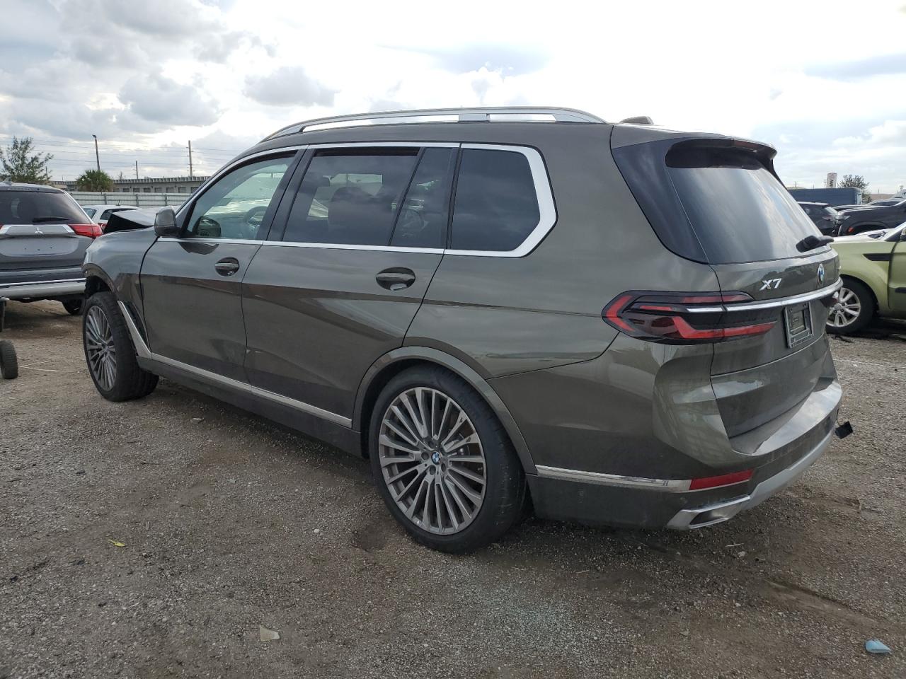 VIN 5UX23EM01S9W42750 2025 BMW X7 no.2