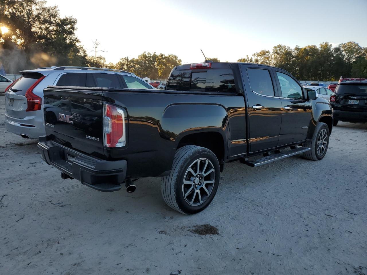 2017 GMC Canyon - Image 3