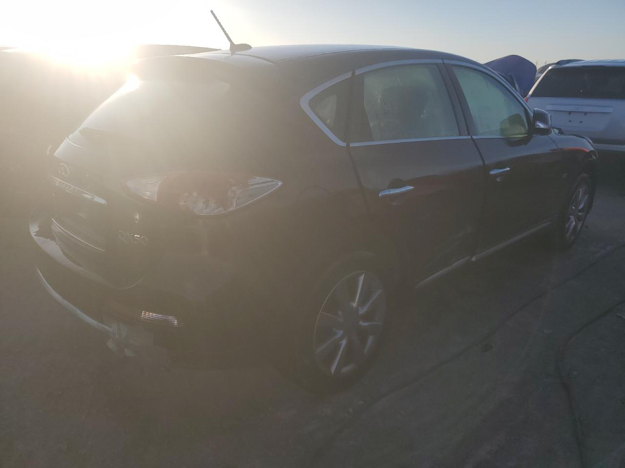 2017 Infiniti QX50 - Image 3