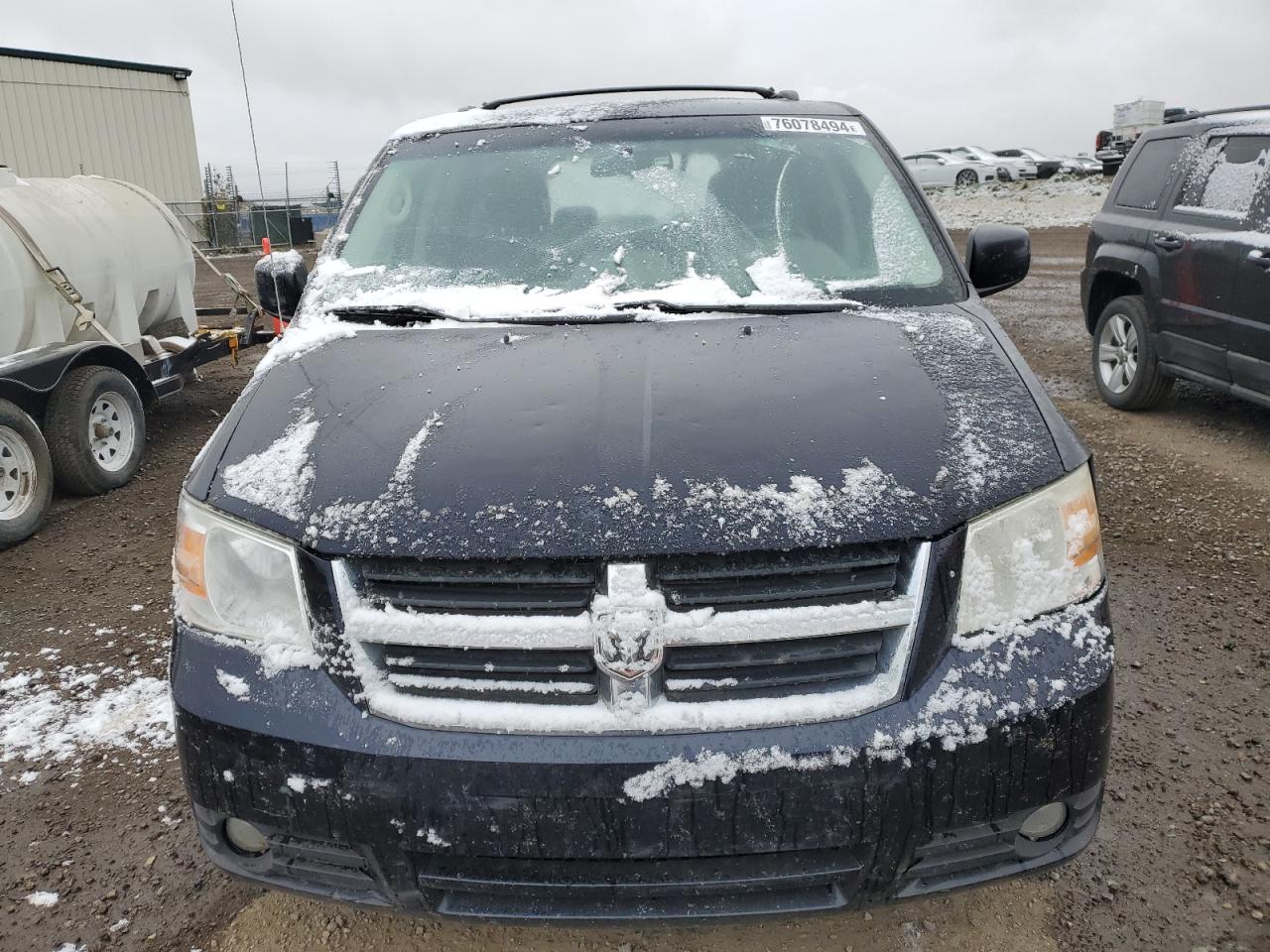 2010 Dodge Caravan - Image 5