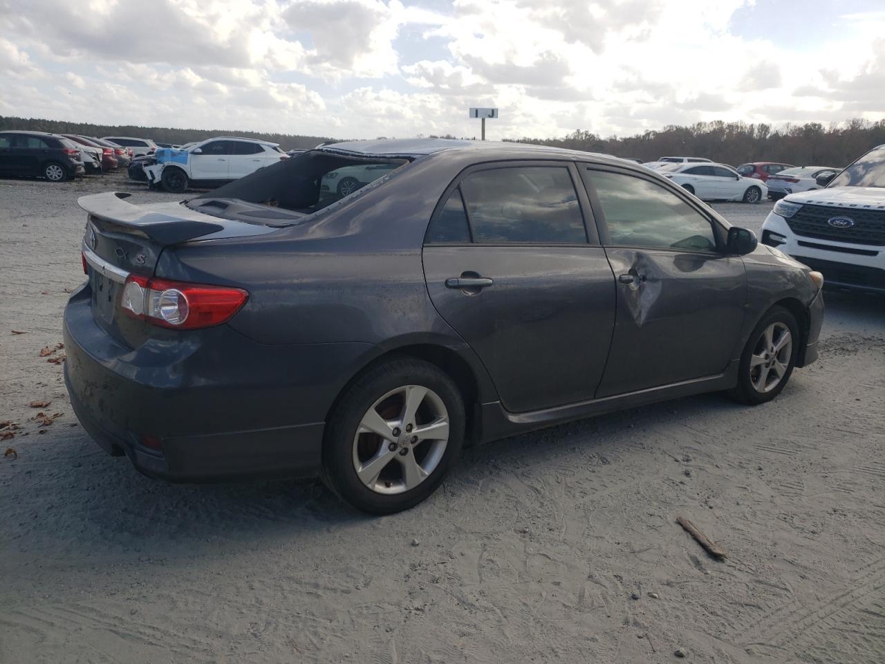 VIN 5YFBU4EEXDP136950 2013 TOYOTA COROLLA no.3