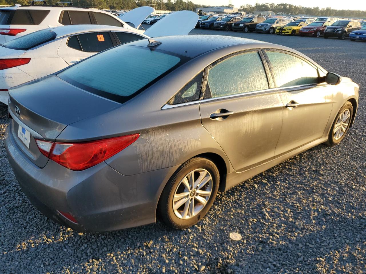 2014 Hyundai Sonata - Image 3