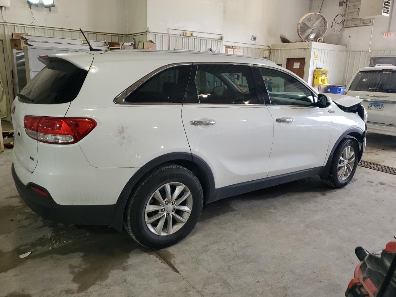 2017 Kia Sorento - Image 3