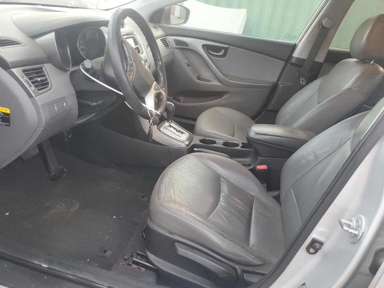 2011 Hyundai Elantra - Image 7