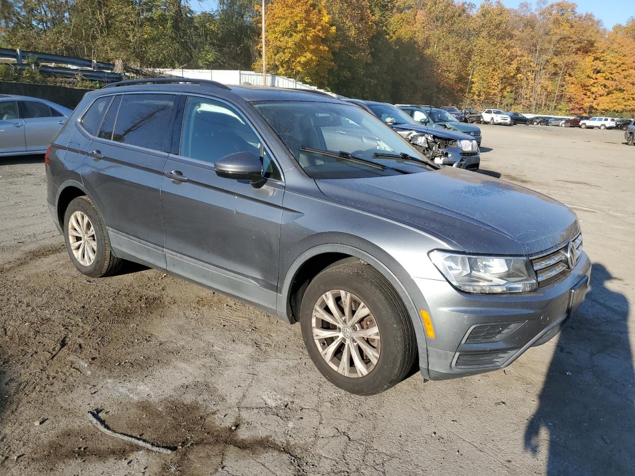 2018 Volkswagen Tiguan - Image 4