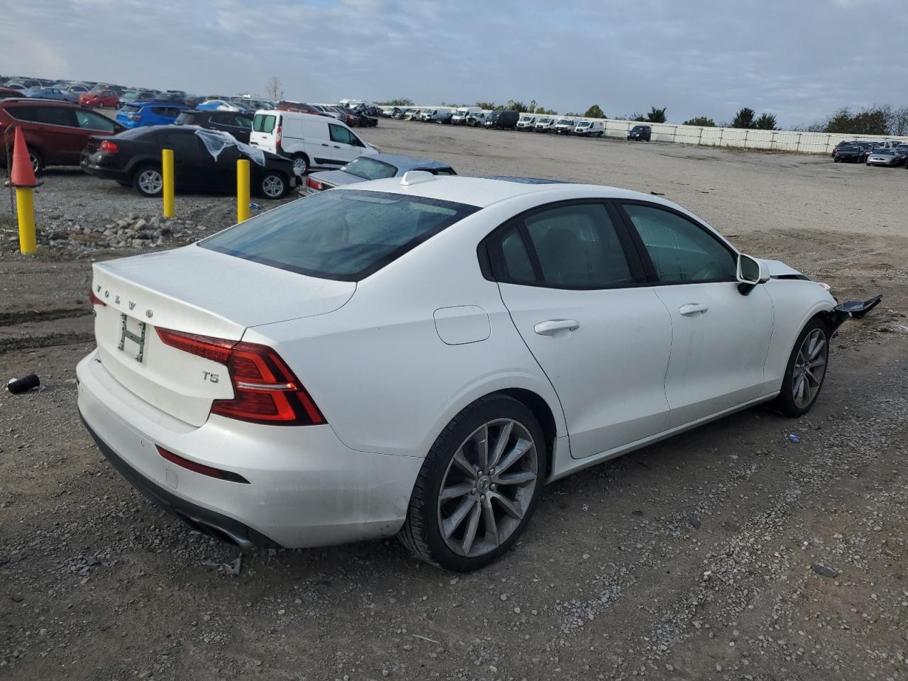 VIN 7JR102FK6MG080931 2021 VOLVO S60 no.3