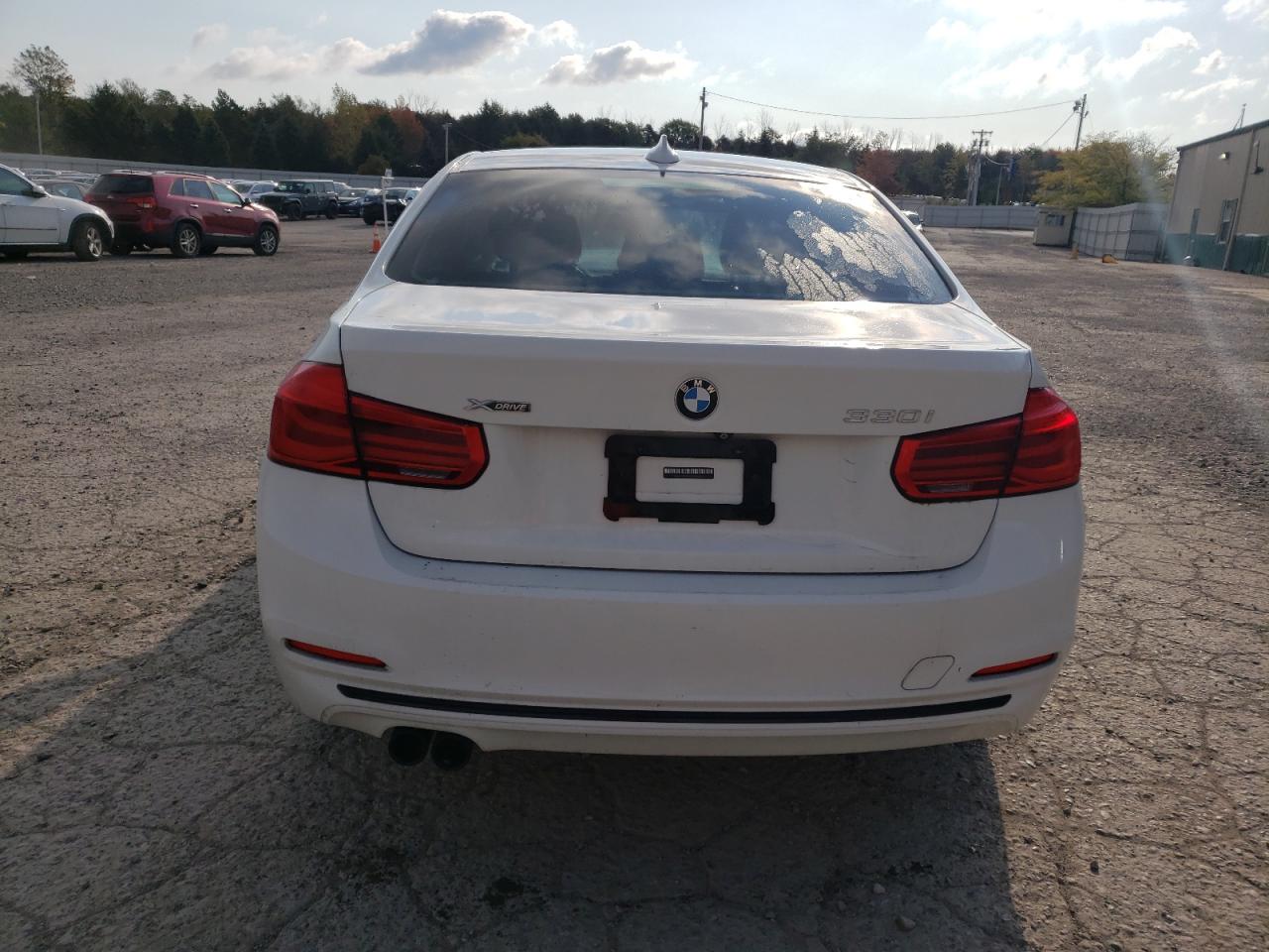 2018 BMW 330 Xi VIN: WBA8D9G5XJNU68798 Lot: 75496394