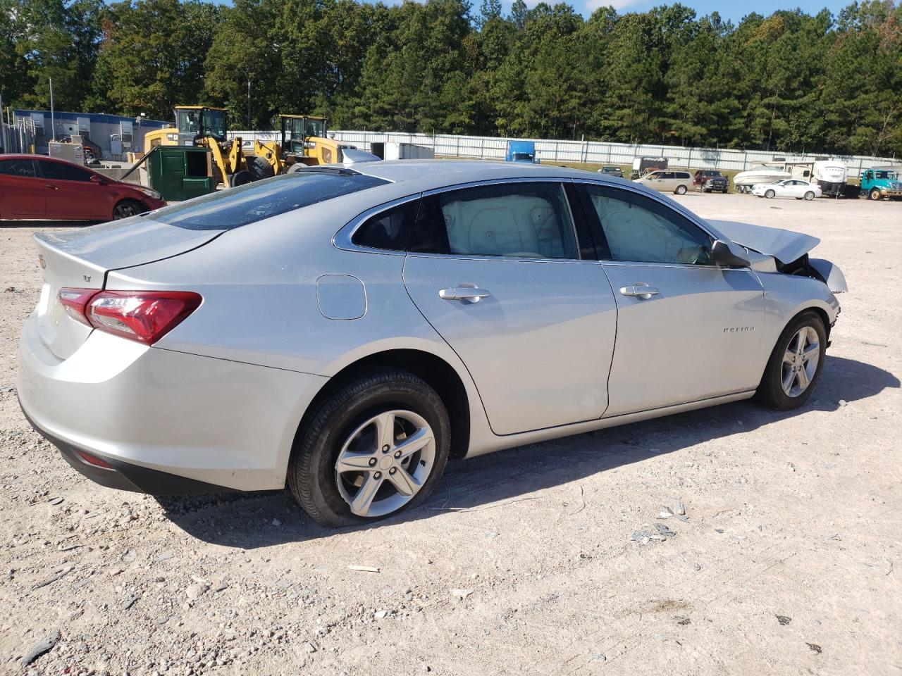 2022 Chevrolet Malibu - Image 3