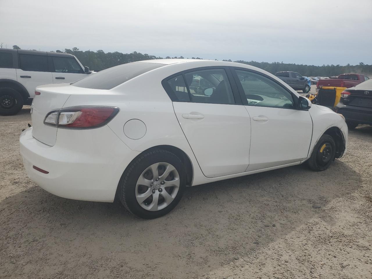 2013 Mazda 3 - Image 3