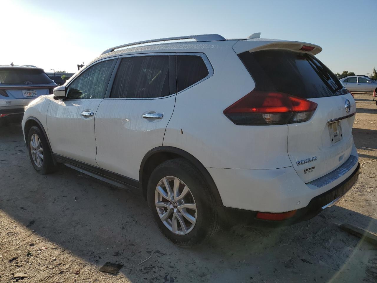 2020 Nissan Rogue - Image 2