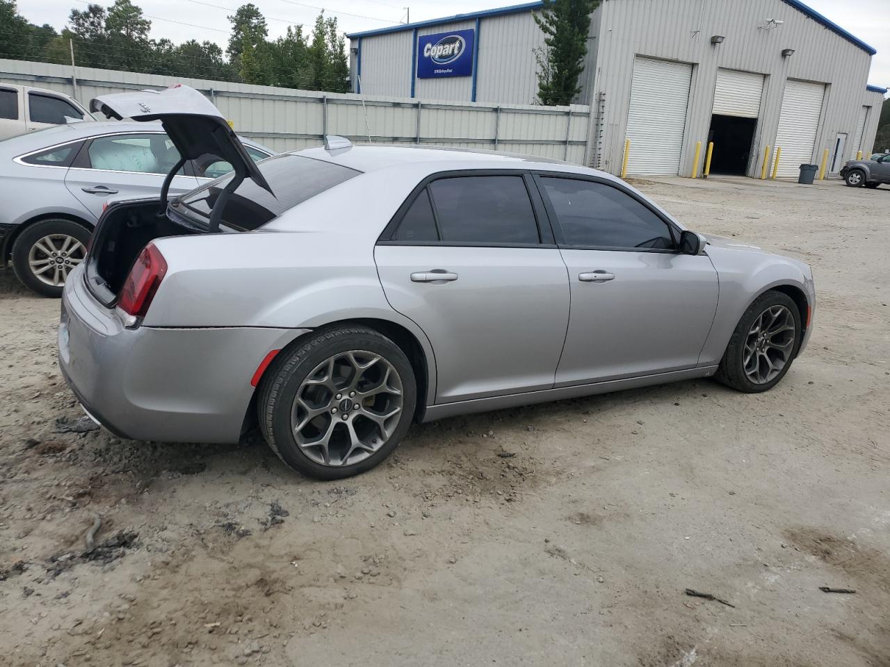2015 Chrysler 300 - Image 3