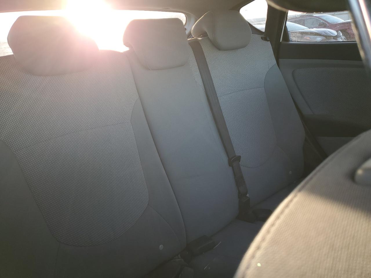 2014 Hyundai Accent - Image 11