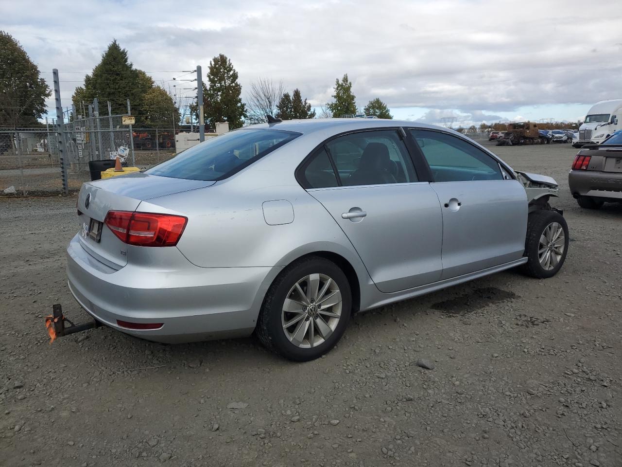 2015 Volkswagen Jetta - Image 3