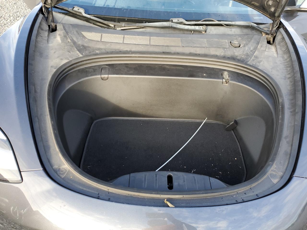 5YJ3E1EB2JF116740 2018 Tesla Model 3