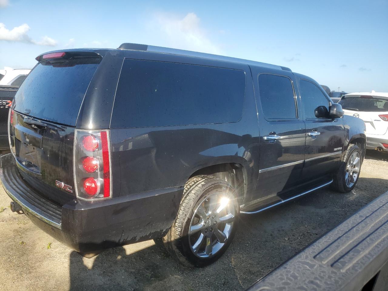 2011 GMC Yukon - Image 3