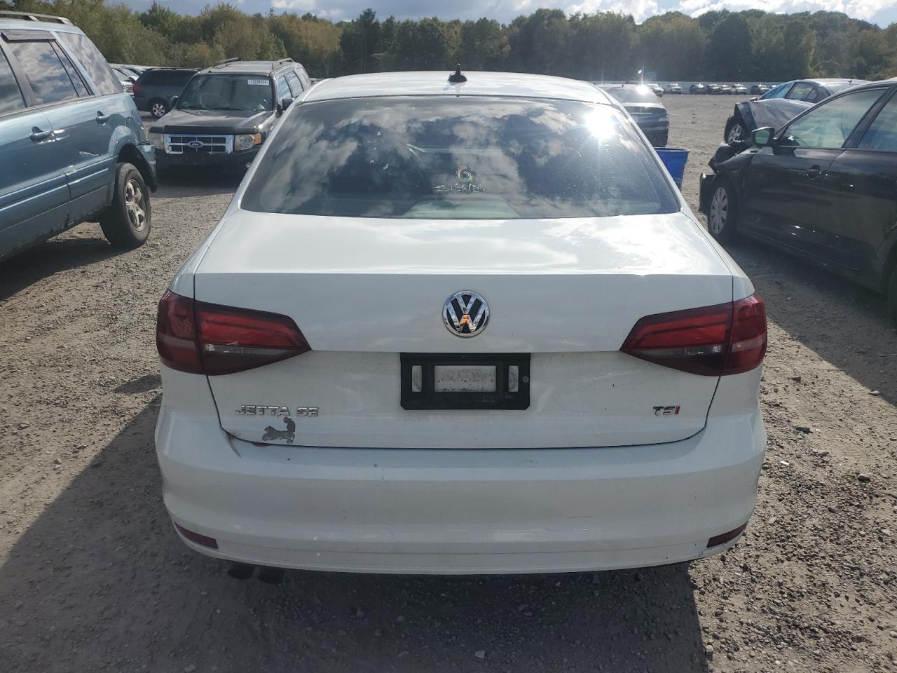 2017 Volkswagen Jetta - Image 6