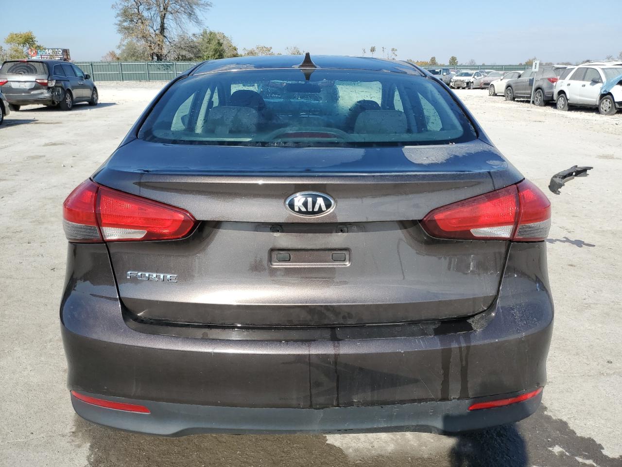 2017 Kia Forte Lx VIN: 3KPFK4A73HE043175 Lot: 77670374