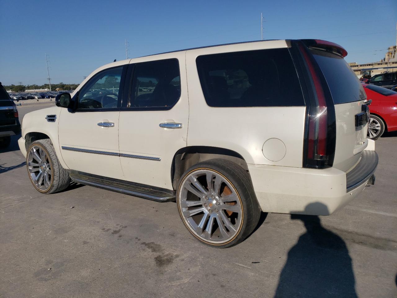 2007 Cadillac Escalade - Image 2