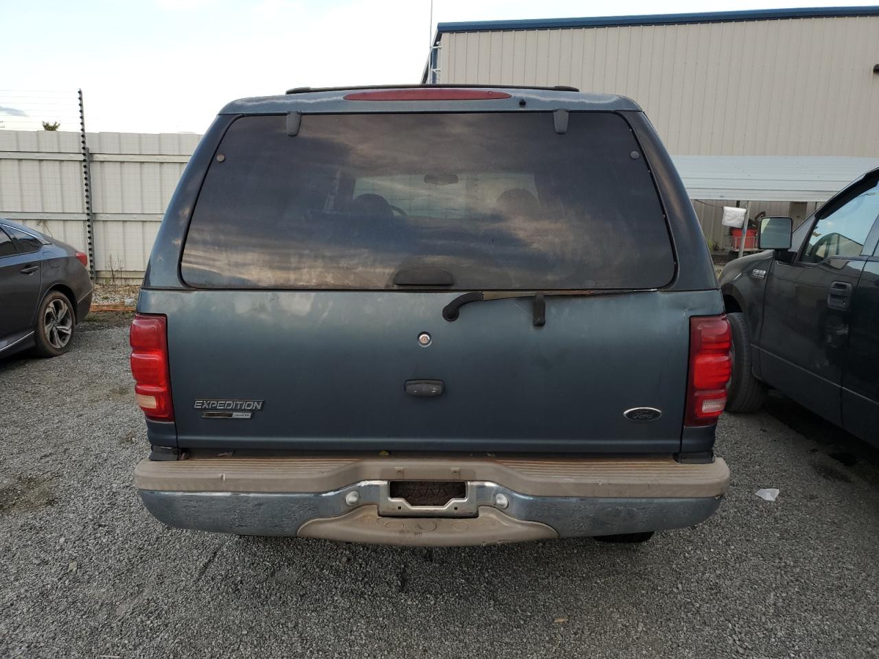 1FMPU18L4YLA77127 2000 Ford Expedition Eddie Bauer